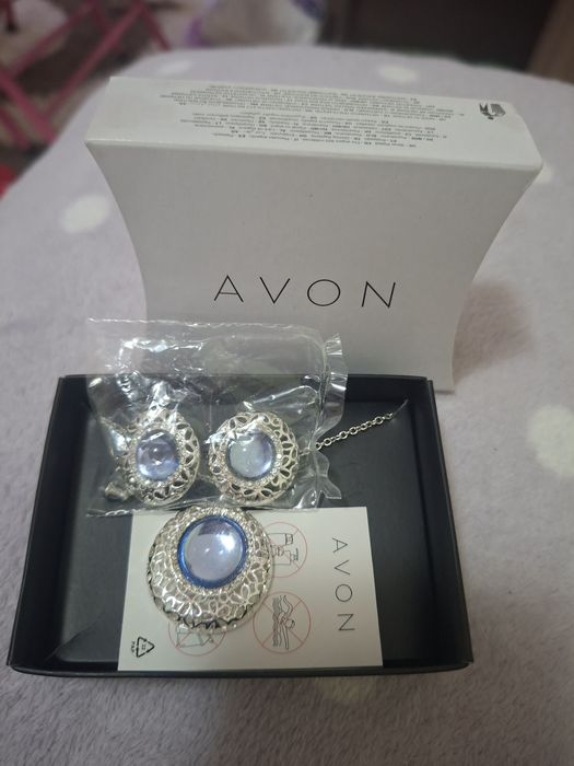 Колие с обици AVON