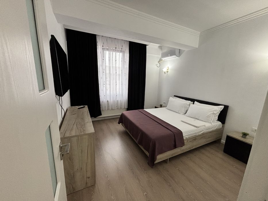 Inchiriez apartament 2 camere Bvd Mamaia Nord