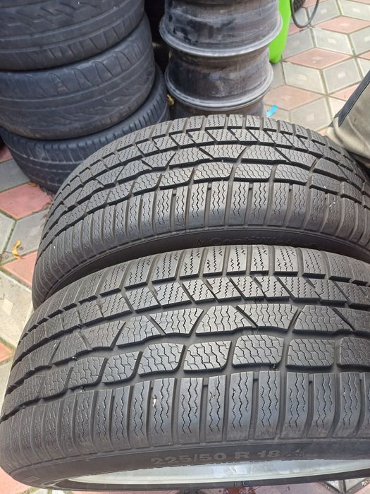 Vând 2 anvelope de iarna 225 50 r18 CONTINENTAL foarte bune