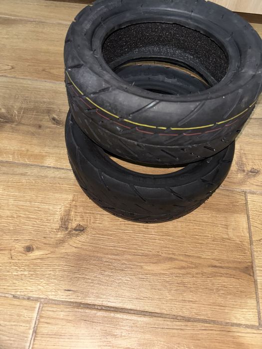 Cauciucuri trotinetă electrică 10 inch 90/55-6,170 de lei două bucăți