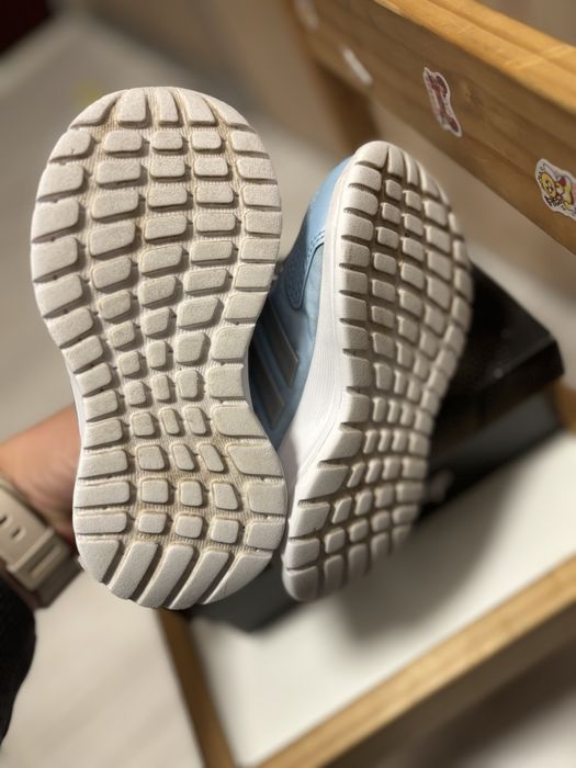 Маратонки Adidas Пепеляшка 24 номер