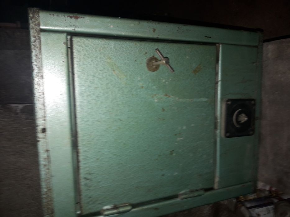 Еректро табло с бушони