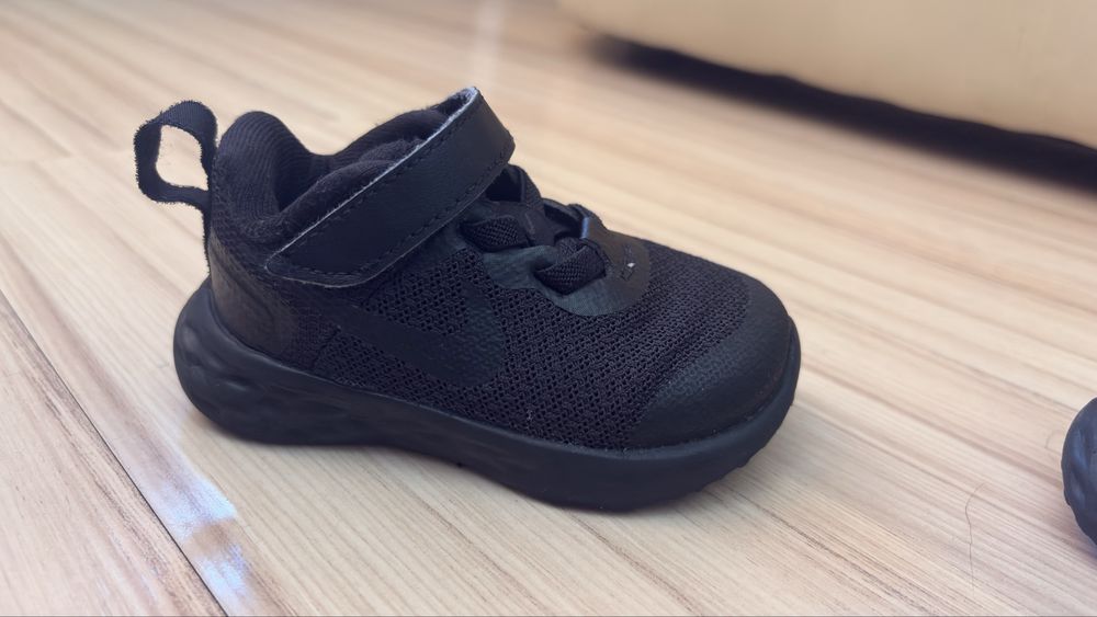 Бебешки Спортни Обувки NIKE REVOLUTION 5
