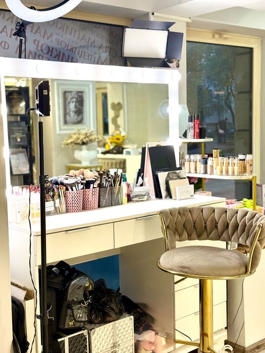 Отдаван под наем място за гримьор в салон