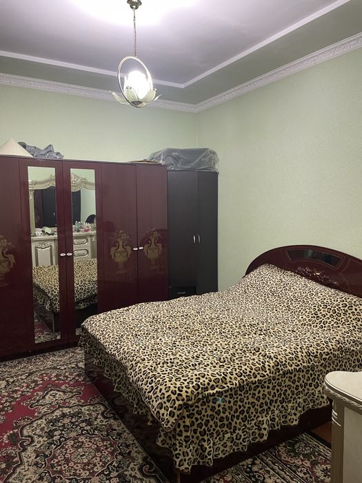 Уй сотилади 5.7 сотик яшнабодда