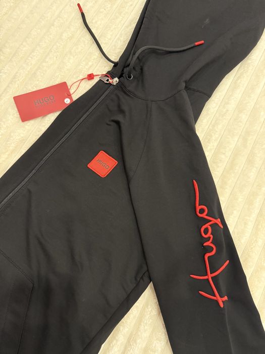 Чисто нов комплект на Hugo