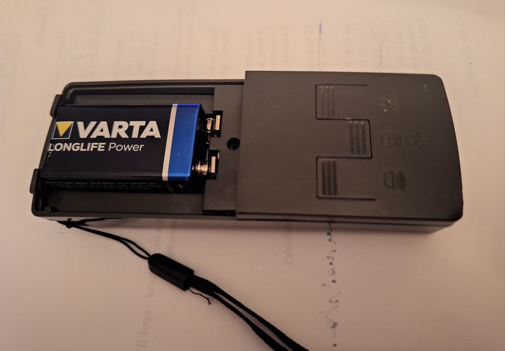 Dispozitiv alungat cainii cu ultrasunete  12m