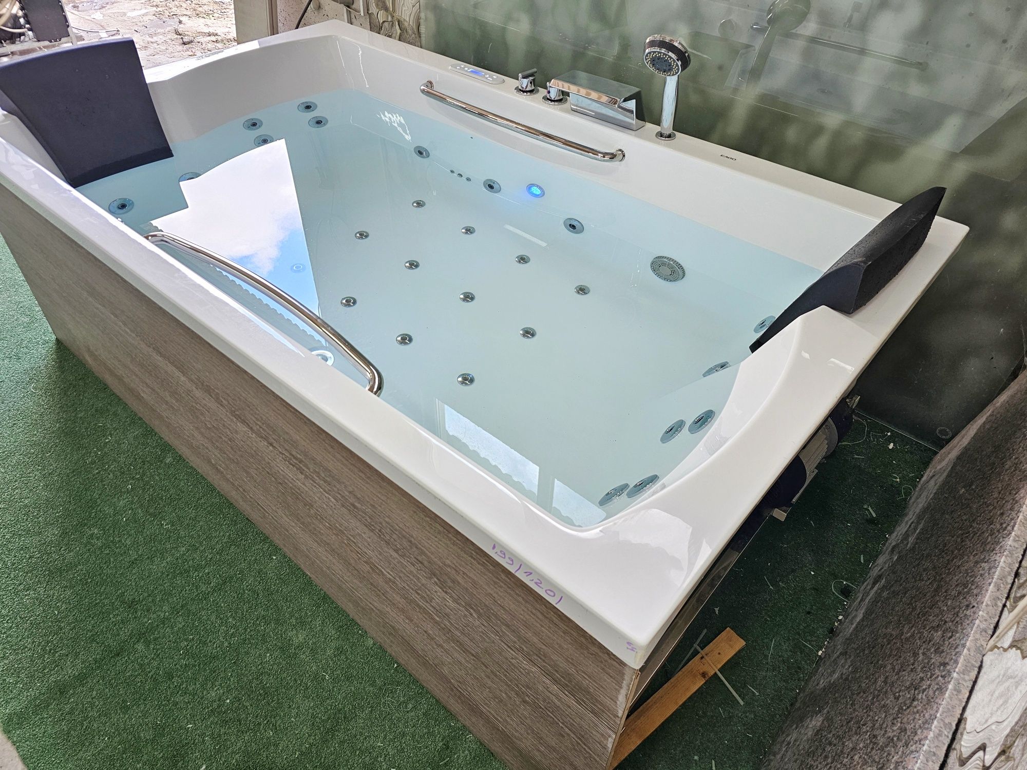 *Spa* Хидромасажна вана (Джакузи) с Подгрев до 45°  1,99х1.20