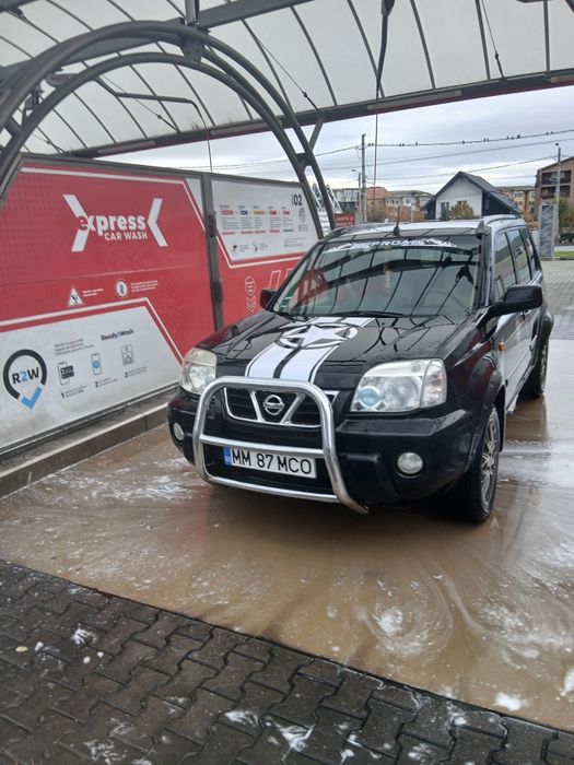 vând Nissan X-TRAIL