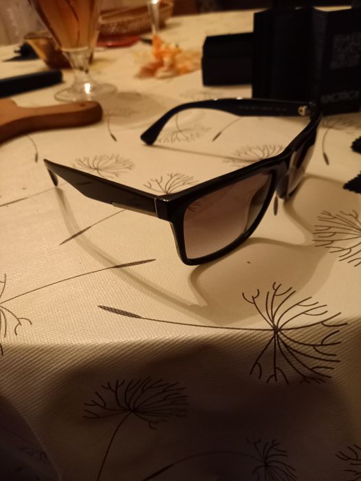 Оригинални слънчеви очила Prada купувани от Милано