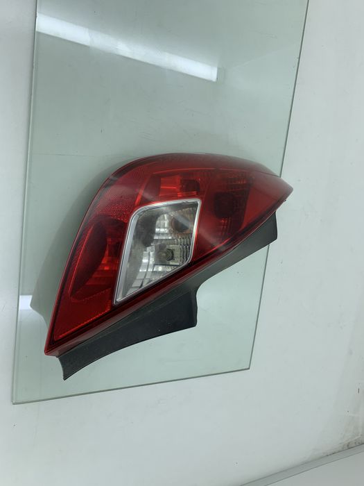 Dezmembrez Stop aripa stanga de pe Opel CORSA D 2006-2014