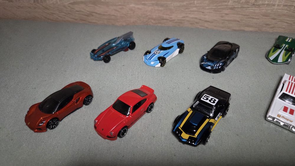 Лот колички Hot Wheels / Хот Уилс  в много добро състояние