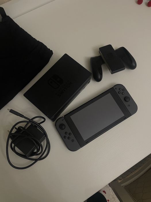 Консоль Нинтендо Свитч (Nintendo Switch)