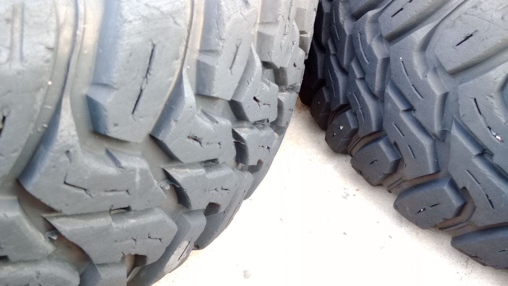 4бр Гуми 30х9,5х15 и джанти 5х139,7 15J et-6 made in USA