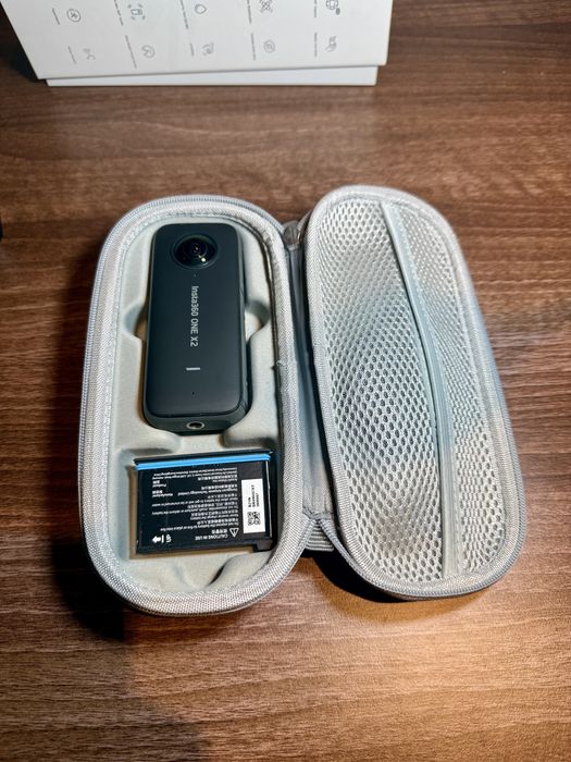 Insta360 ONE X2 + 3 baterii + stick 360 + accesorii