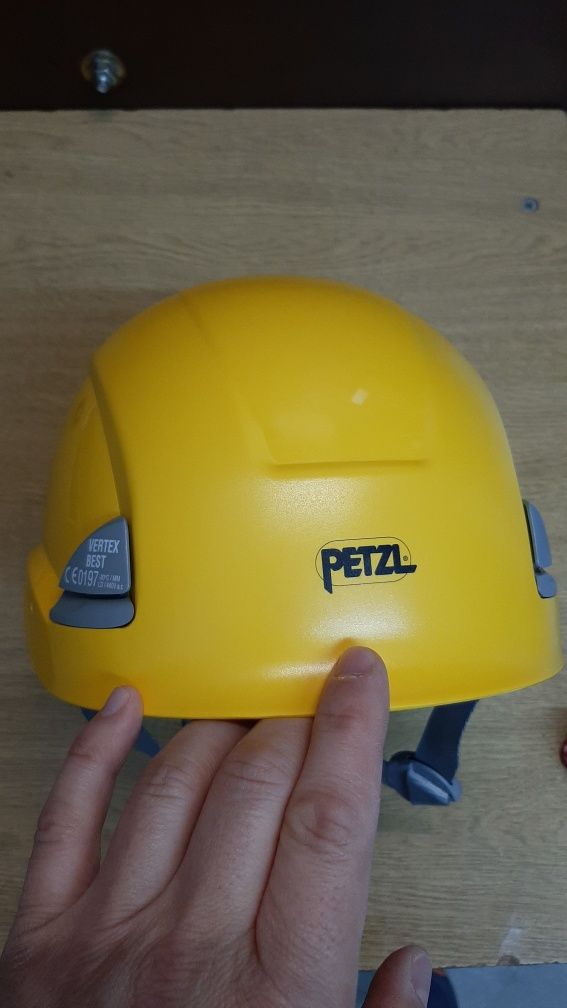 Каска Petzl vertex best