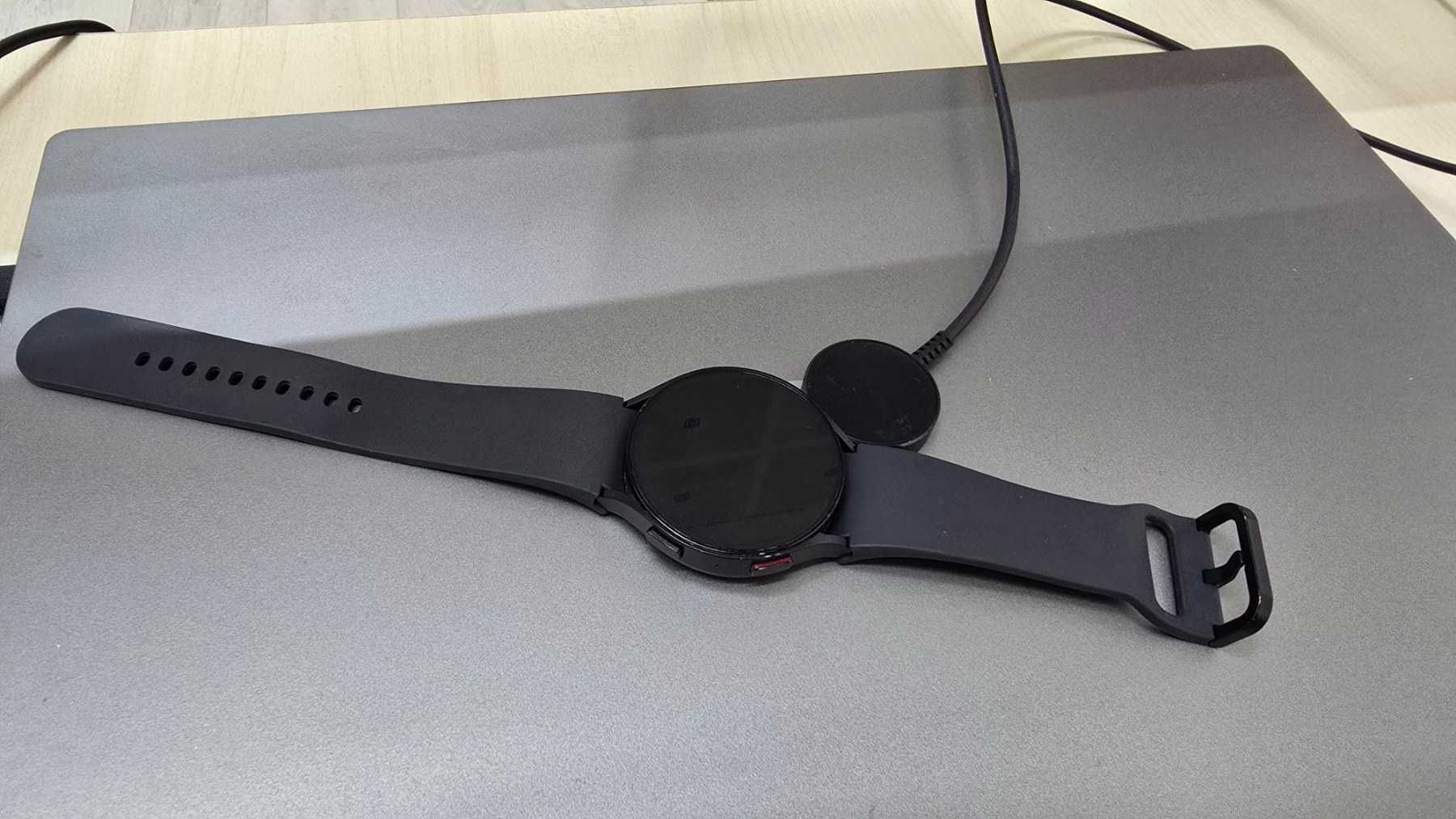 Смарт часовник Samsung Galaxy Watch 6, 44 mm, Graphite
