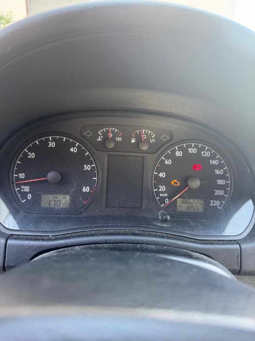 Vând Volkswagen Polo Gri Benzina