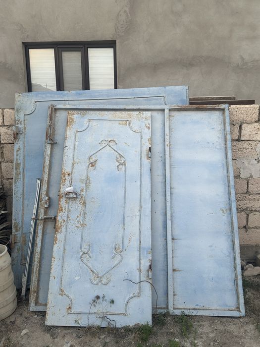 Варота калиткасымен бырге сатылады размер биіктыгы-2м. Ены-3,90. Калит