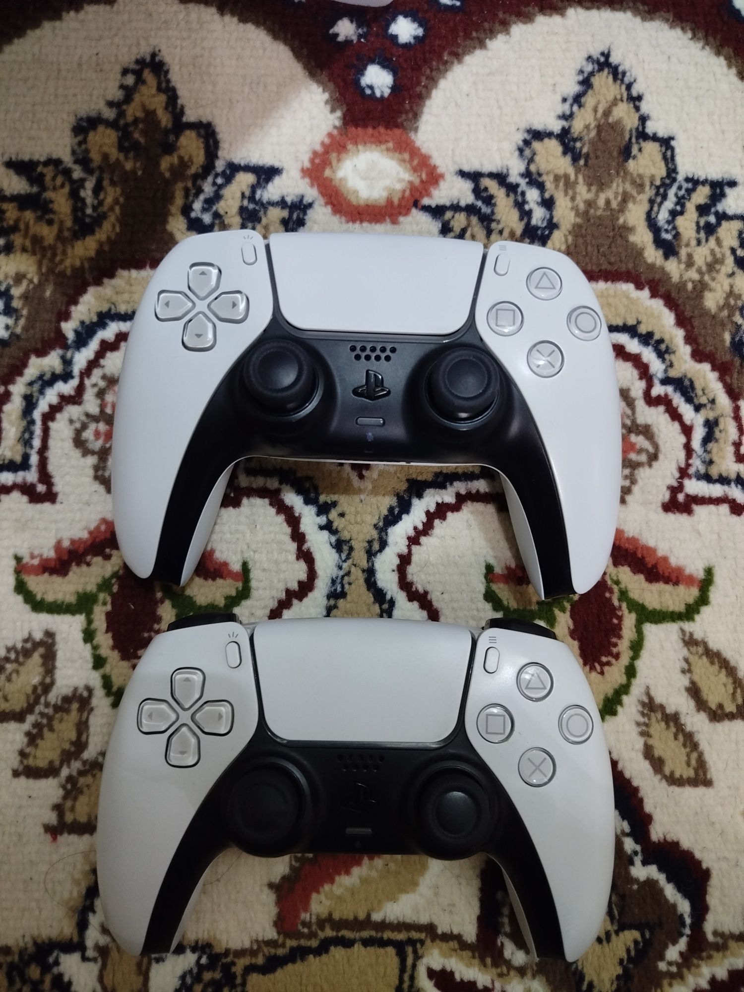 Playstation 5 slim состояние отличное 2 джойстик игры