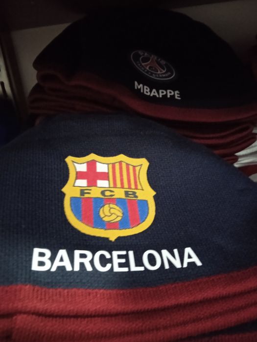 Шапка Barselonna Барселона.Изпращам с Еконт и Спиди.