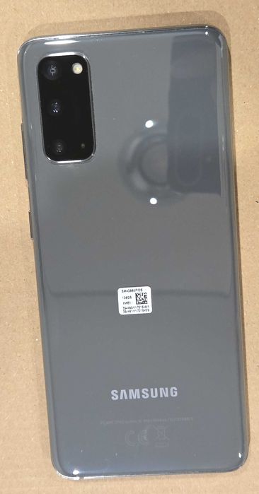 Продавам Samsung S20, 128 GB + 256 GB Card, Case, Protector