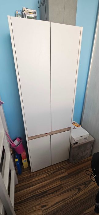 Продавам обзавеждане за детска стая 2 в 1, може и отделни мебели