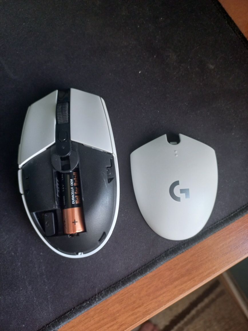 Безжична мишка logitech g305