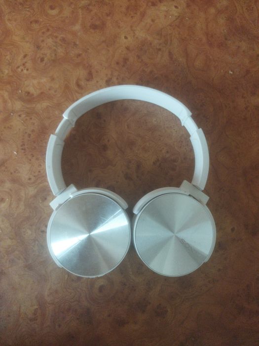 Наушник SONY . Отличный вариант