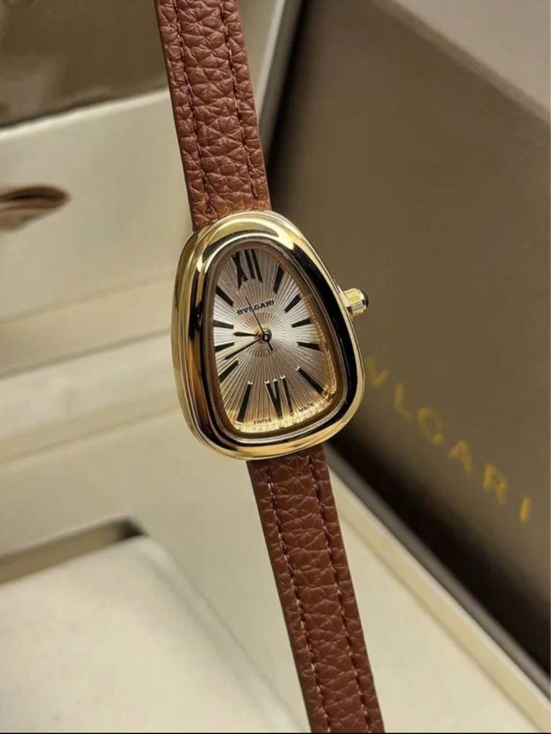 женские наручные часы BVLGARI