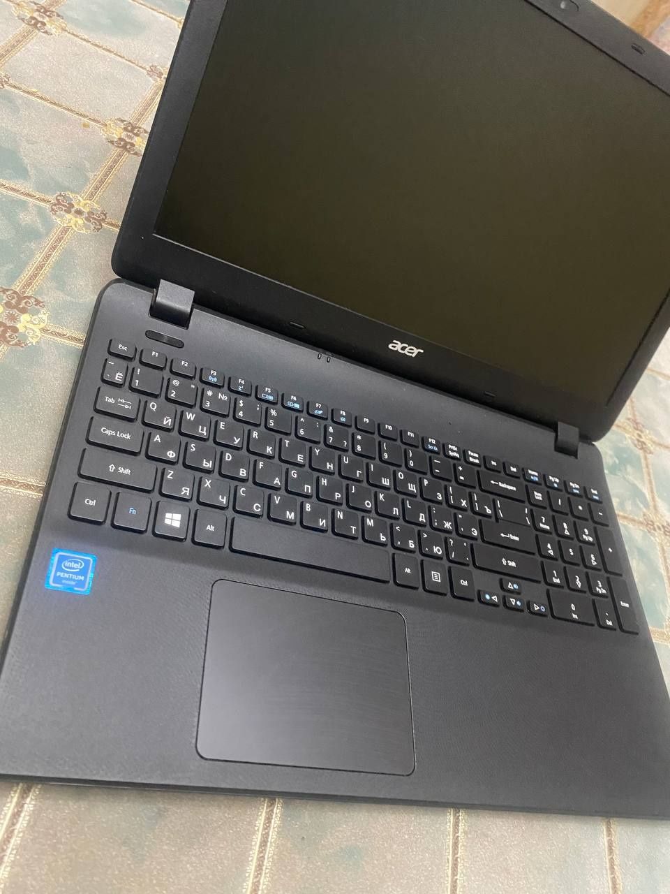 Notebook ishlamiy qogan,zaryadchik joyi buzilgan,lekin qogan hamma joy