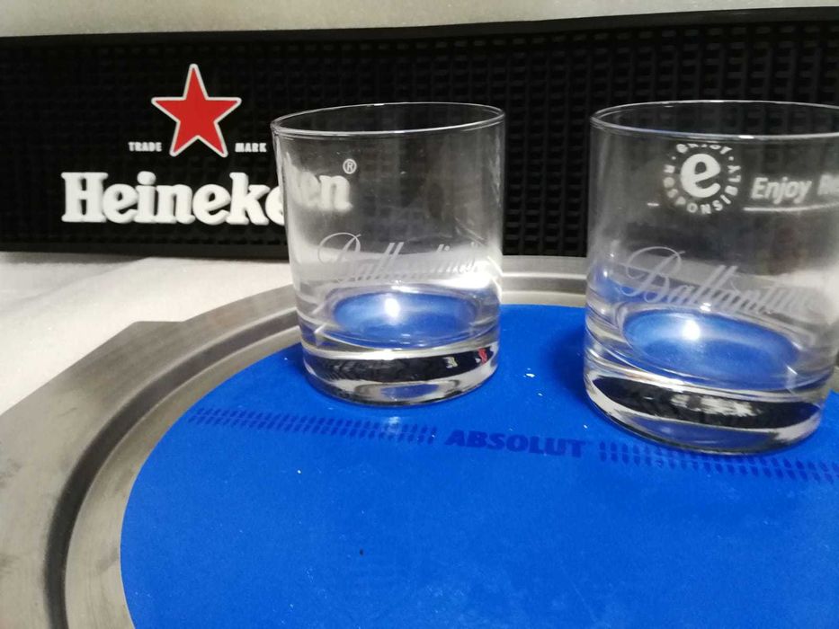 Pahare vin Jidvei, Ballantines, Heineken, scrumiere Marlboro, platouri