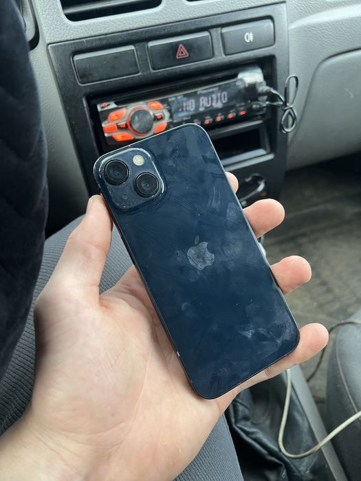 iPhone 13 128gb.