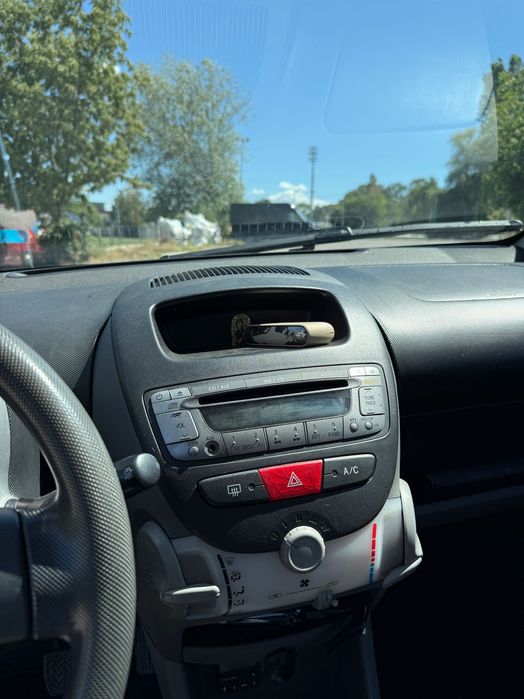 Продавам Toyota Aygo
