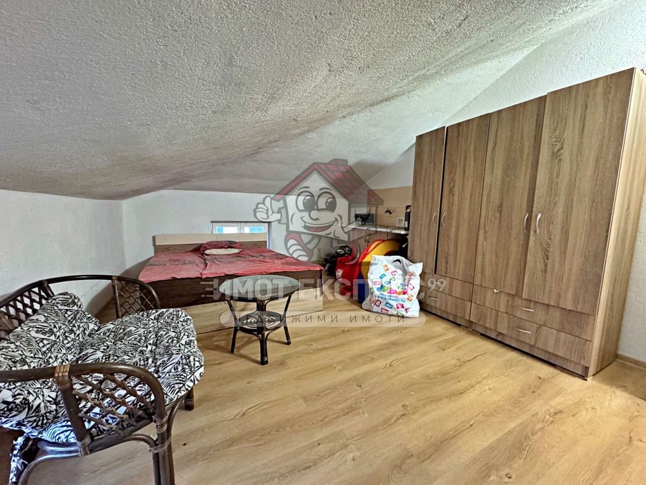 Обзаведен апартамент, с гараж, мансарда, склад, кв.Изток