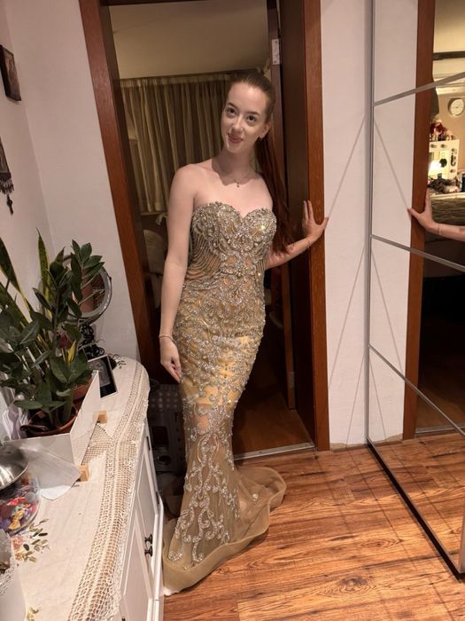 Дизайнерска рокля