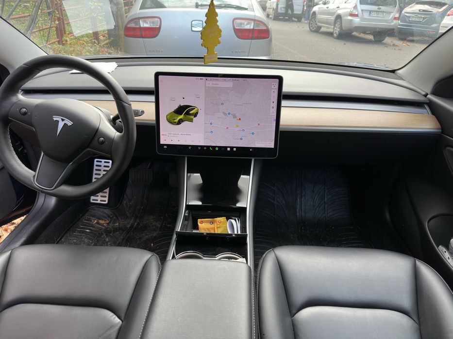 Inchiriere Tesla 3 Bolt/Uber