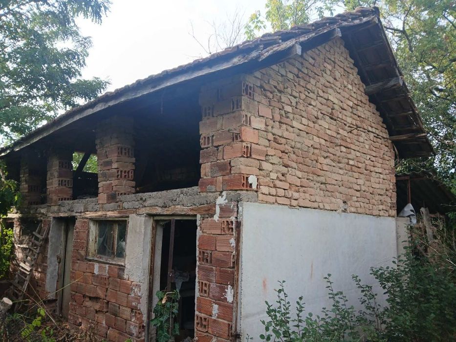 Къща в Плевен, област-с.Брест площ 80 цена 14316