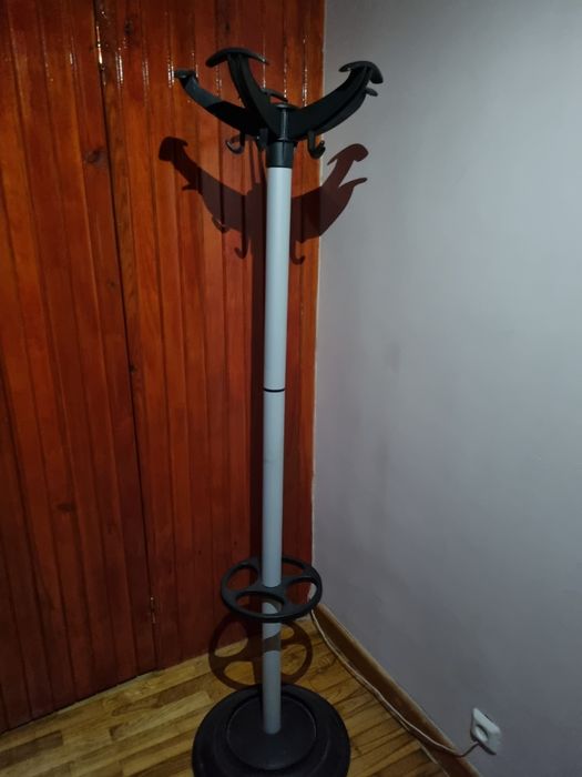 Продаю вешалку для прихожей