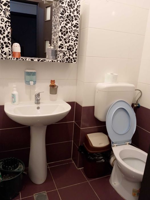 Închiriez apartament cu 2 camere