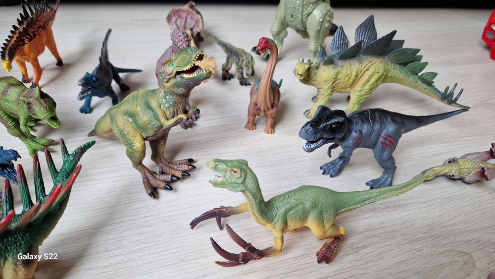 Dinozauri diverse mărimi