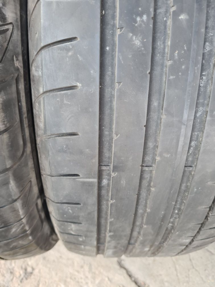 2 бр. летни гуми 235/55/19 GoodYear SUV DOT 0619 4 mm