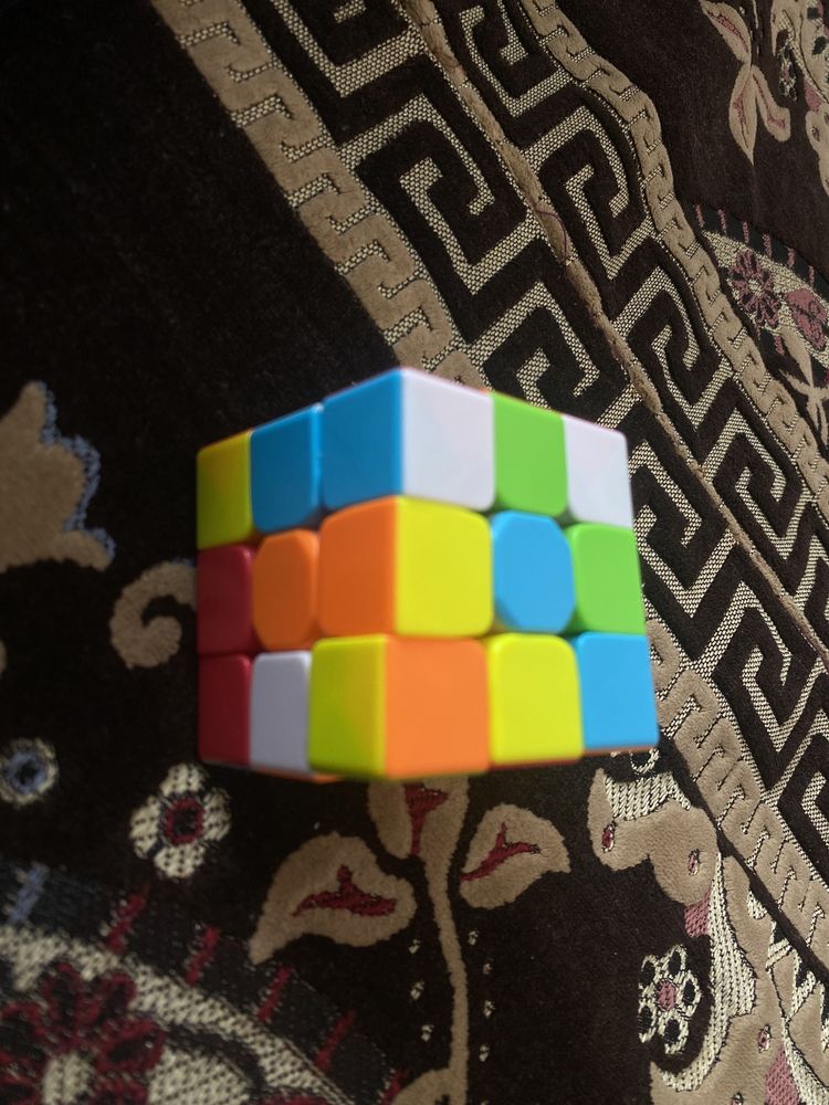 Продаю кубик рубик для быстрого собрания