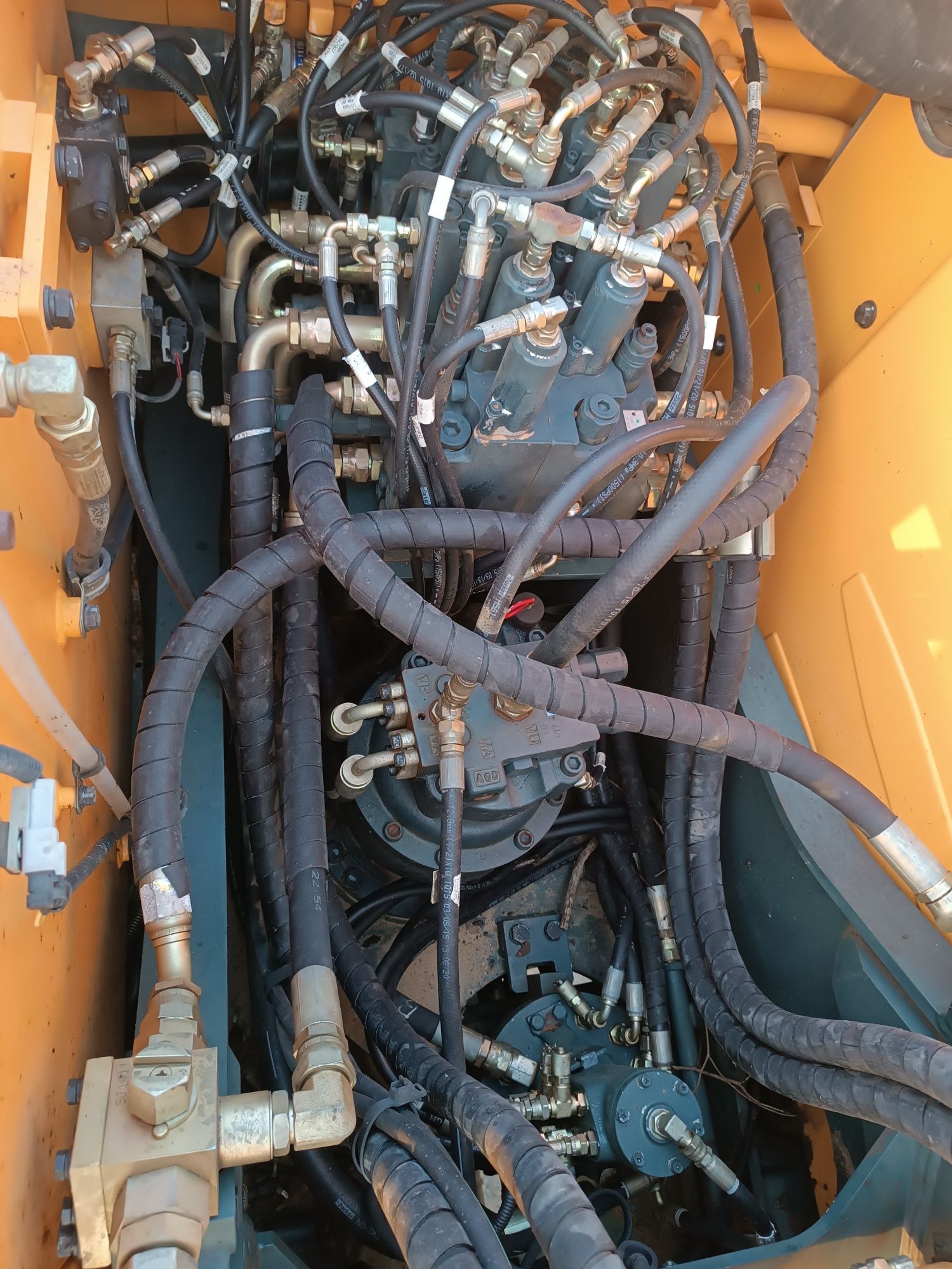Ekiskavator Hyundai 140w