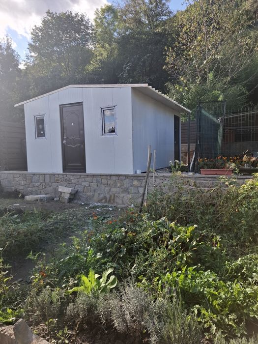 Vând garaje și magazii