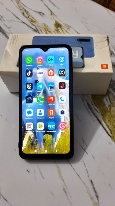 РЕДМИ 9Т -64GB в хорошем состоянии работает отлично не зависает