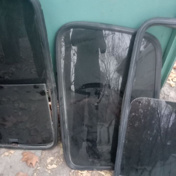 Продам боковые стекла на дамас