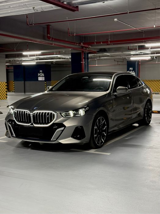 BMW i5 М спорт фул позиция