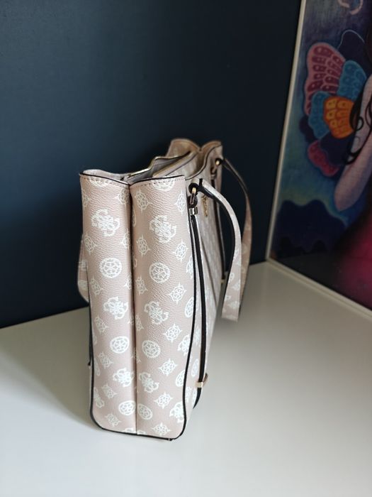 Дамска чанта Guess