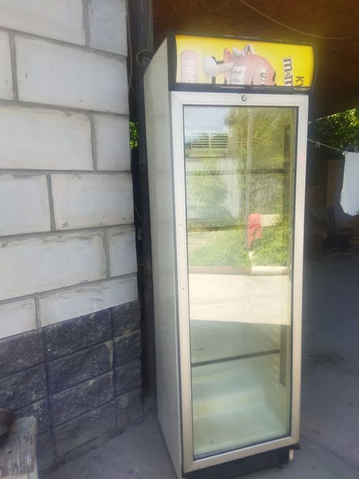 Ветринный холодильник